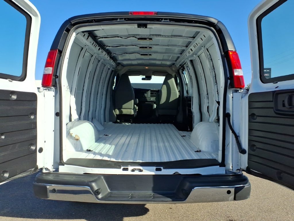 Used 2025 GMC Savana 2500 Extended w/ Driver Convenience Package RWD image 8