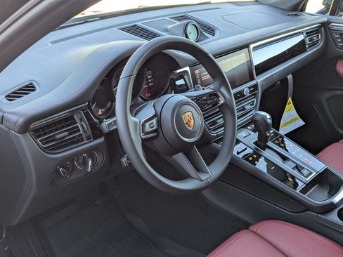 Certified 2026 Porsche Macan AWD/4WD image 4