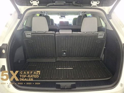 Used 2023 Toyota Highlander LE image 33