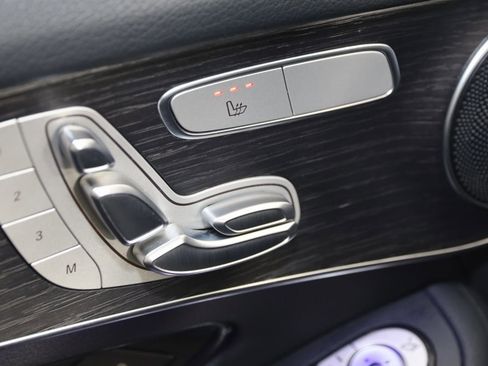 Used 2022 Mercedes-Benz GLC 300 4MATIC w/ Driver Assistance Package image 8