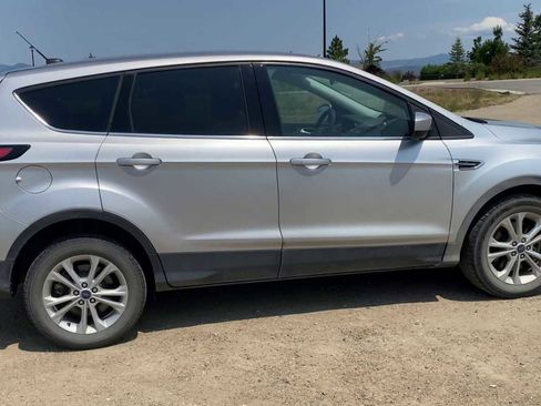 Used 2017 Ford Escape SE image 9