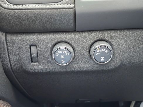 Used 2022 GMC Canyon Denali w/ Denali Black Edition Package image 31