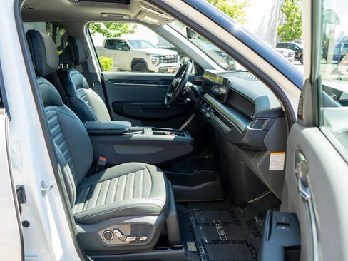 Certified 2024 Kia EV9 Land AWD/4WD image 10
