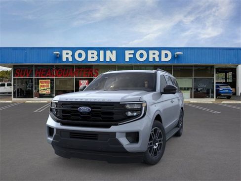 New 2025 Ford Expedition Active image 2