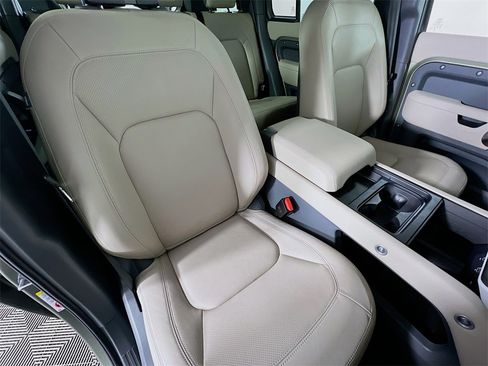 Used 2024 Land Rover Defender 110 S image 30