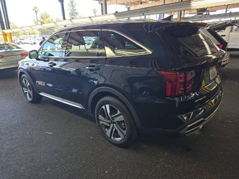 Used 2023 Kia Sorento SX Prestige AWD/4WD image 2