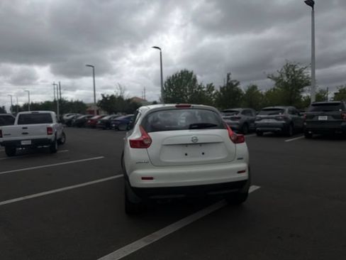 Used 2013 Nissan Juke S FWD image 7