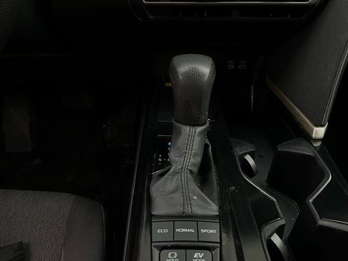 Used 2025 Toyota Camry LE image 23