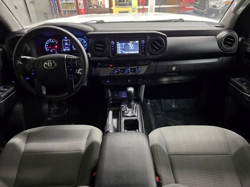 Used 2018 Toyota Tacoma SR image 36