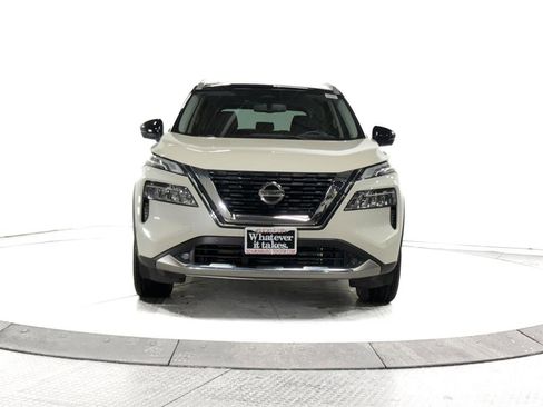 Used 2021 Nissan Rogue Platinum image 2