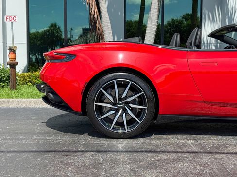 Used 2020 Aston Martin DB11 Volante RWD image 4