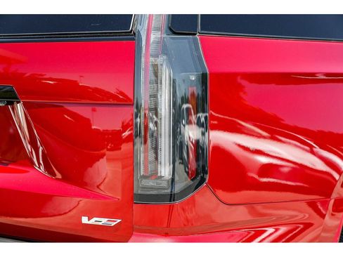 Used 2025 Cadillac Escalade V AWD/4WD image 9
