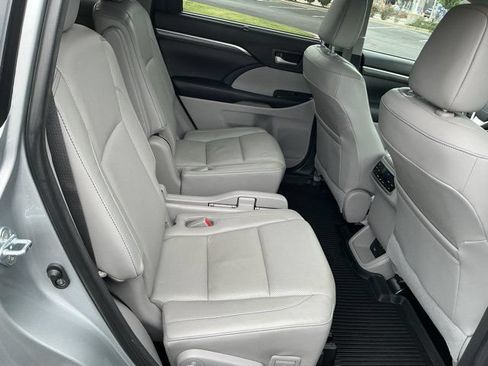 Used 2018 Toyota Highlander Limited Platinum w/ Protection Package #3 AWD/4WD image 22