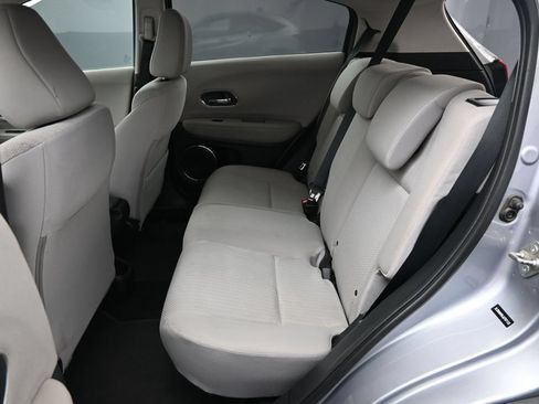Used 2018 Honda HR-V EX image 12