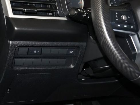 Used 2025 Mitsubishi Outlander SE FWD image 28