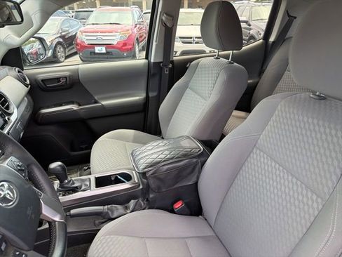 Used 2023 Toyota Tacoma SR5 w/ Technology Package AWD/4WD image 7