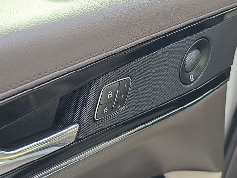 Used 2022 Lincoln Nautilus Reserve AWD/4WD image 18