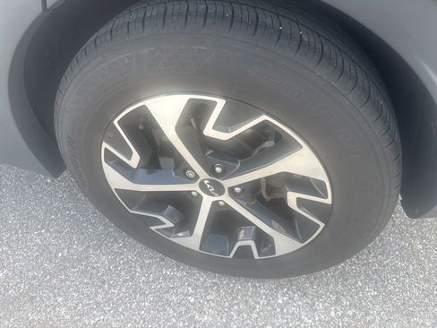 Used 2024 Kia Sportage EX image 10