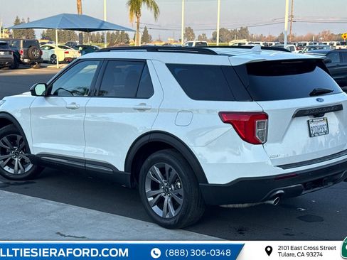 Used 2022 Ford Explorer XLT w/ Equipment Group 202A image 5