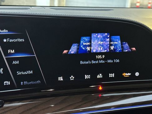 Certified 2024 Cadillac Escalade Premium Luxury Platinum w/ Heavy-Duty Trailer Package image 23