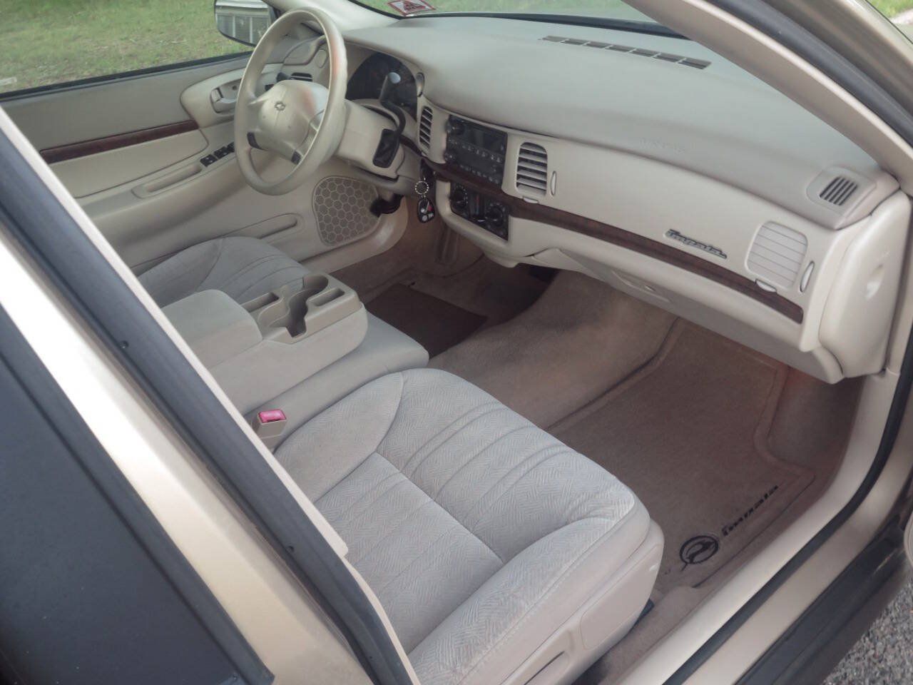 Used 2005 Chevrolet Impala w/ Preferred Equipment Group FWD image 16