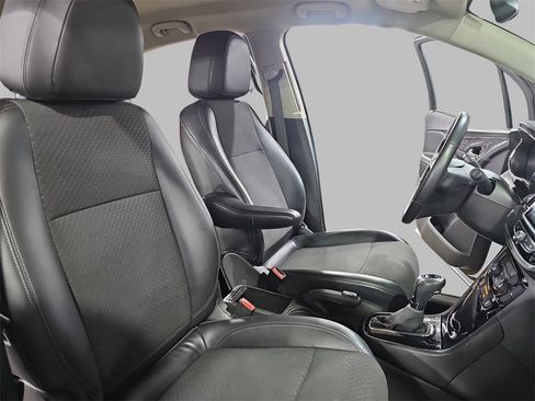 Used 2019 Buick Encore Sport Touring image 10