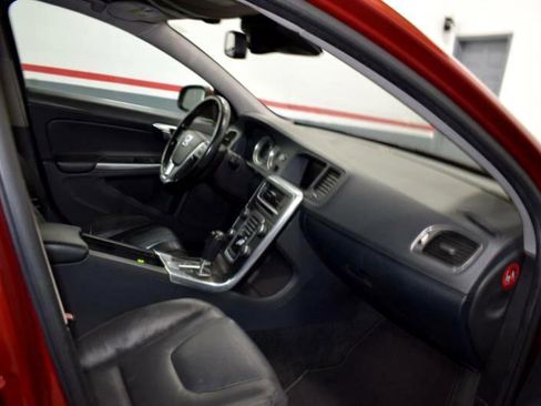 Used 2012 Volvo S60 T5 image 12