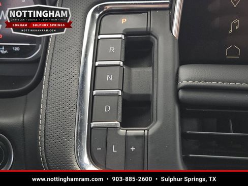Used 2024 GMC Yukon SLT RWD image 16
