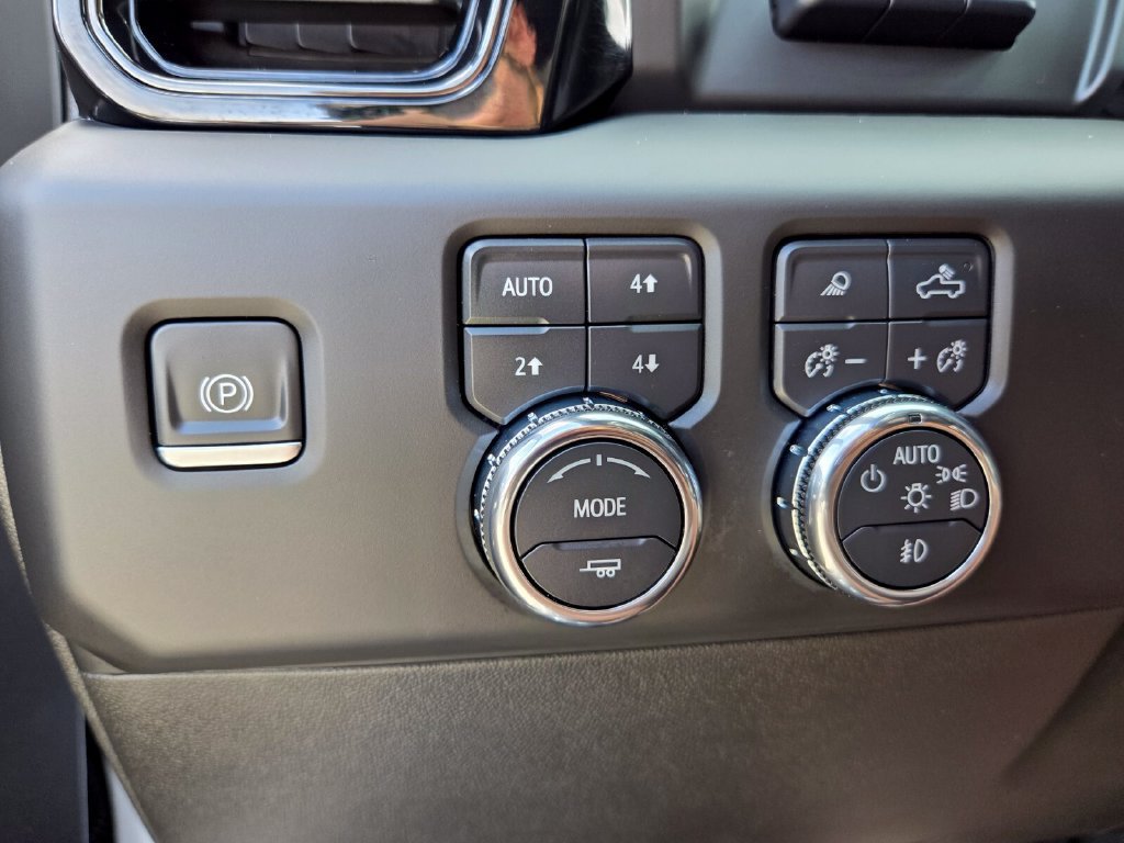 Used 2023 GMC Sierra 1500 AT4 w/ AT4 Premium Package AWD/4WD image 35