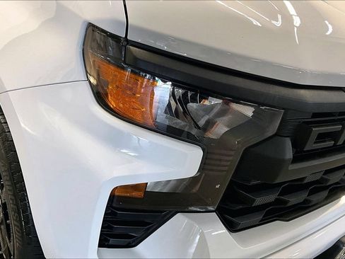 Used 2023 Chevrolet Silverado 1500 Custom RWD image 26