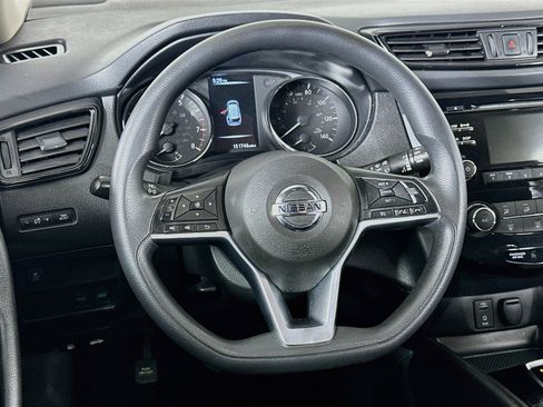 Used 2017 Nissan Rogue S FWD image 18