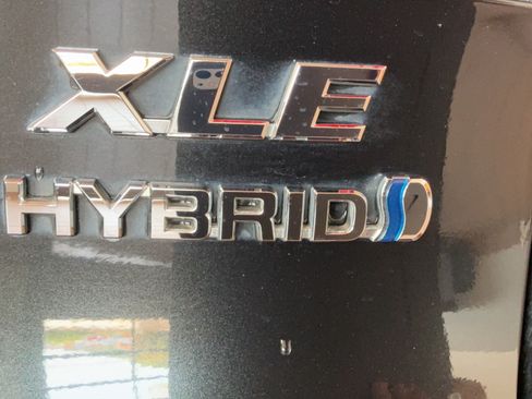 Used 2021 Toyota Venza XLE w/ Softex Package AWD/4WD image 48