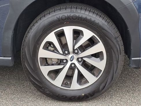 Used 2025 Subaru Outback Premium AWD/4WD image 8