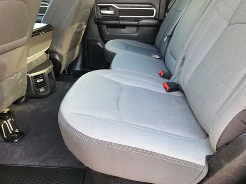 Used 2024 RAM 2500 Big Horn AWD/4WD image 11