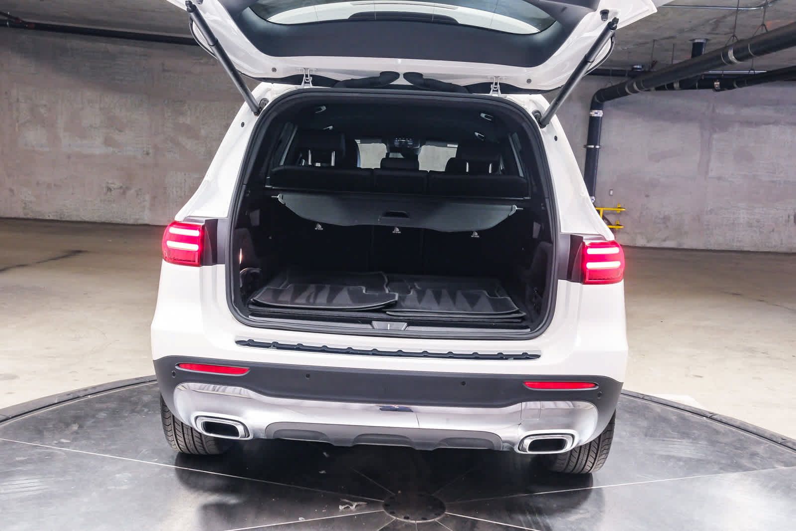 Used 2024 Mercedes-Benz GLB 250 image 31