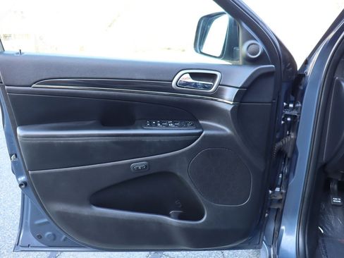 Used 2019 Jeep Grand Cherokee Limited X AWD/4WD image 23