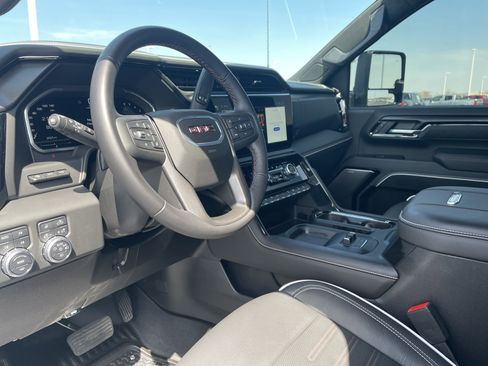 Certified 2025 GMC Sierra 2500 AT4X AWD/4WD image 9