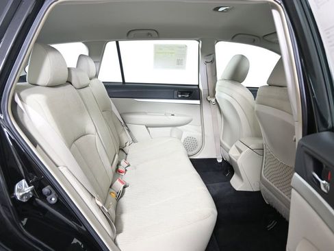 Used 2010 Subaru Outback 2.5i image 15