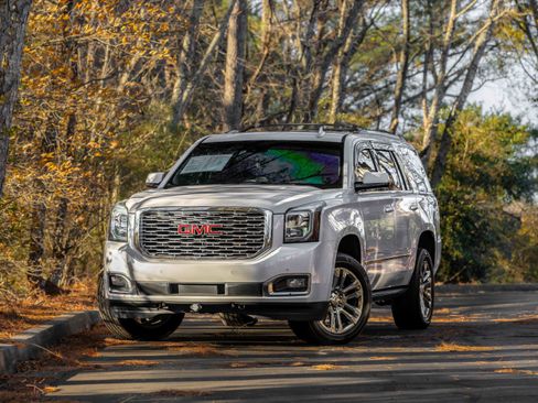 Used 2018 GMC Yukon Denali w/ Denali Ultimate Package image 2