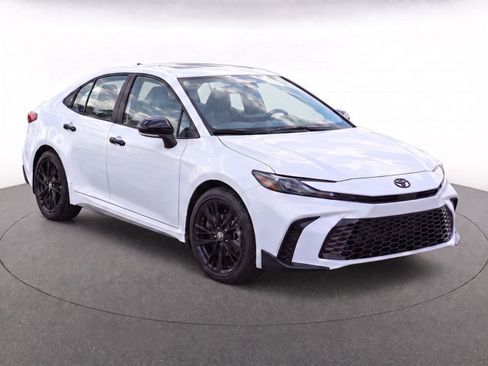 Used 2026 Toyota Camry Hybrid w/ Multimedia Upgrade Package AWD/4WD image 3