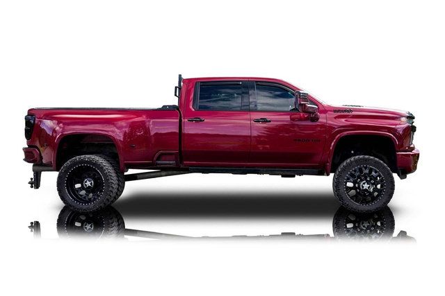 Used 2022 Chevrolet Silverado 3500 High Country AWD/4WD image 2