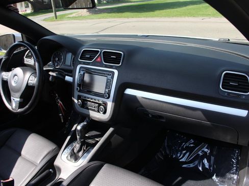 Used 2012 Volkswagen Eos Komfort FWD image 38