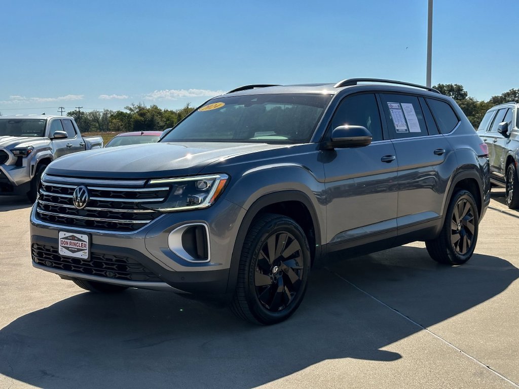 Used 2024 Volkswagen Atlas SE w/ Panoramic Sunroof Package FWD image 7