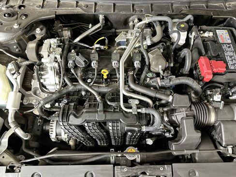 Used 2025 Nissan Altima 2.5 SV FWD image 31