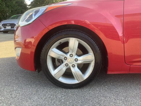 Used 2014 Hyundai Veloster w/ Style Package 02 FWD image 25