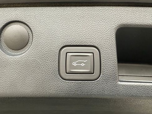 Used 2025 Chevrolet Equinox RS w/ Convenience Package III image 18