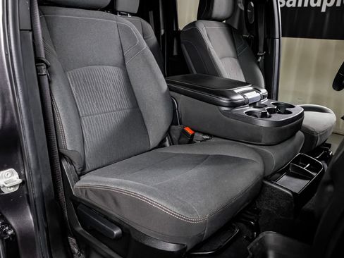 Used 2024 RAM 3500 Tradesman w/ Chrome Appearance Group AWD/4WD image 29