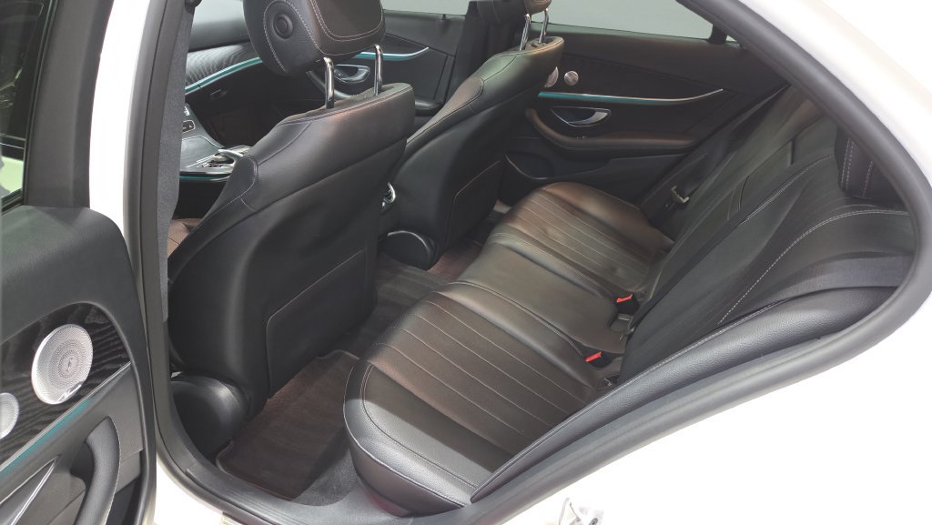 Used 2020 Mercedes-Benz E 350 4MATIC Sedan w/ Parking Assistance Package image 22