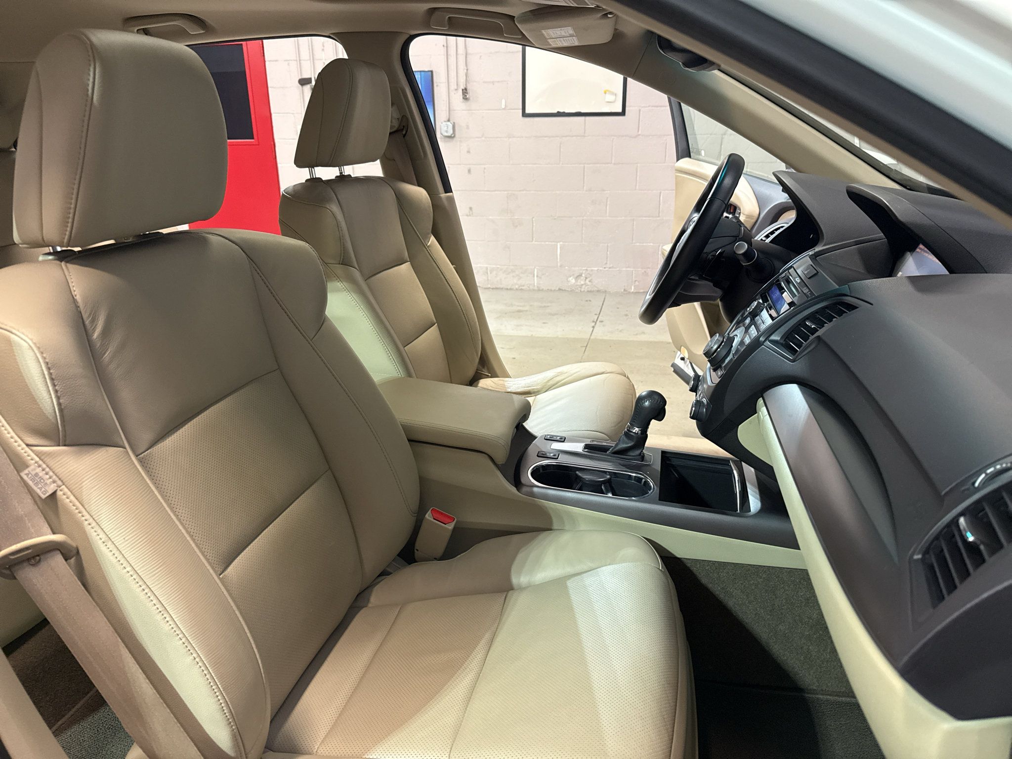 Used 2015 Acura RDX w/ Technology Package AWD/4WD image 18