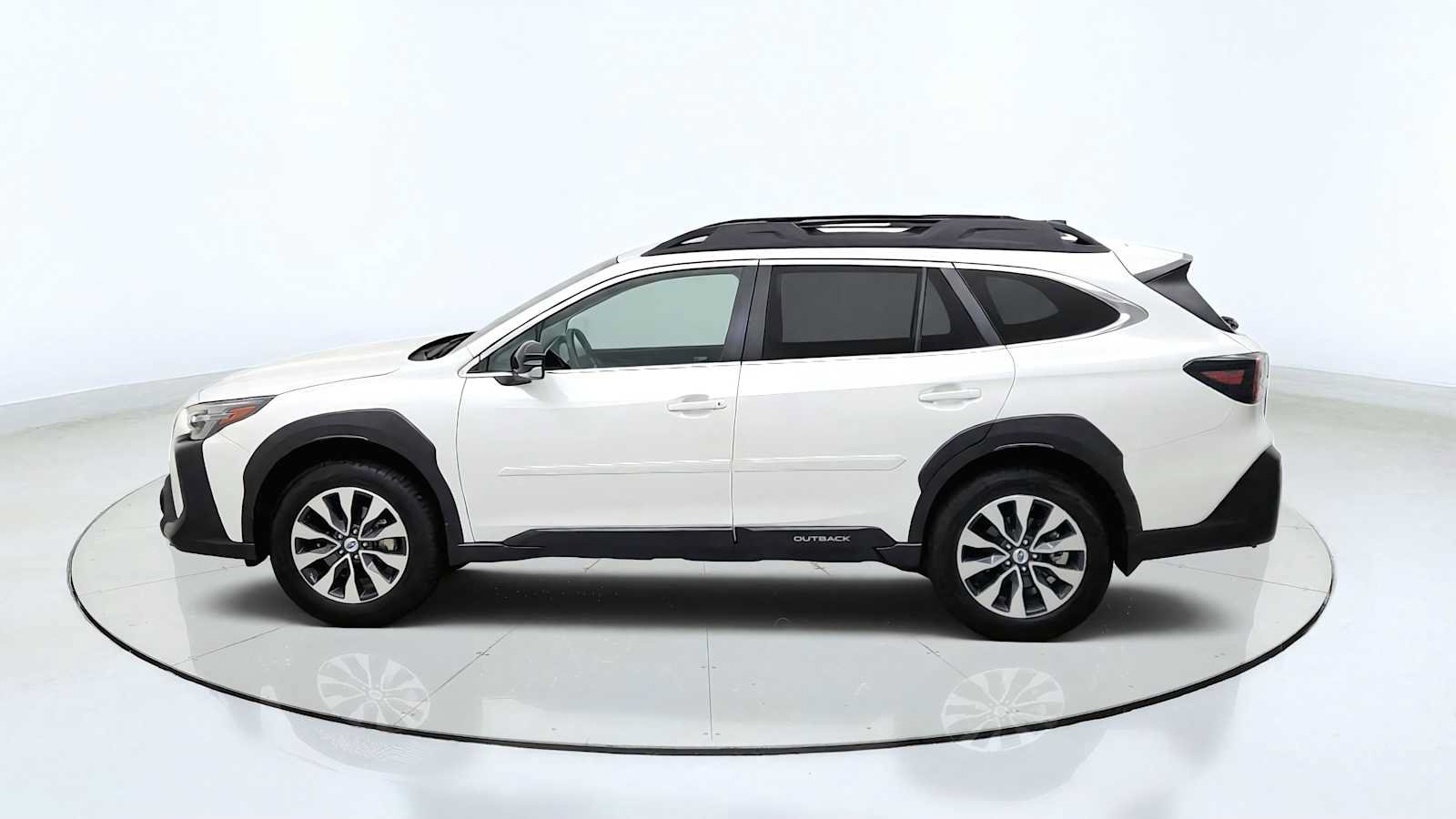 Certified 2025 Subaru Outback Limited w/ Popular Package #2 AWD/4WD image 5